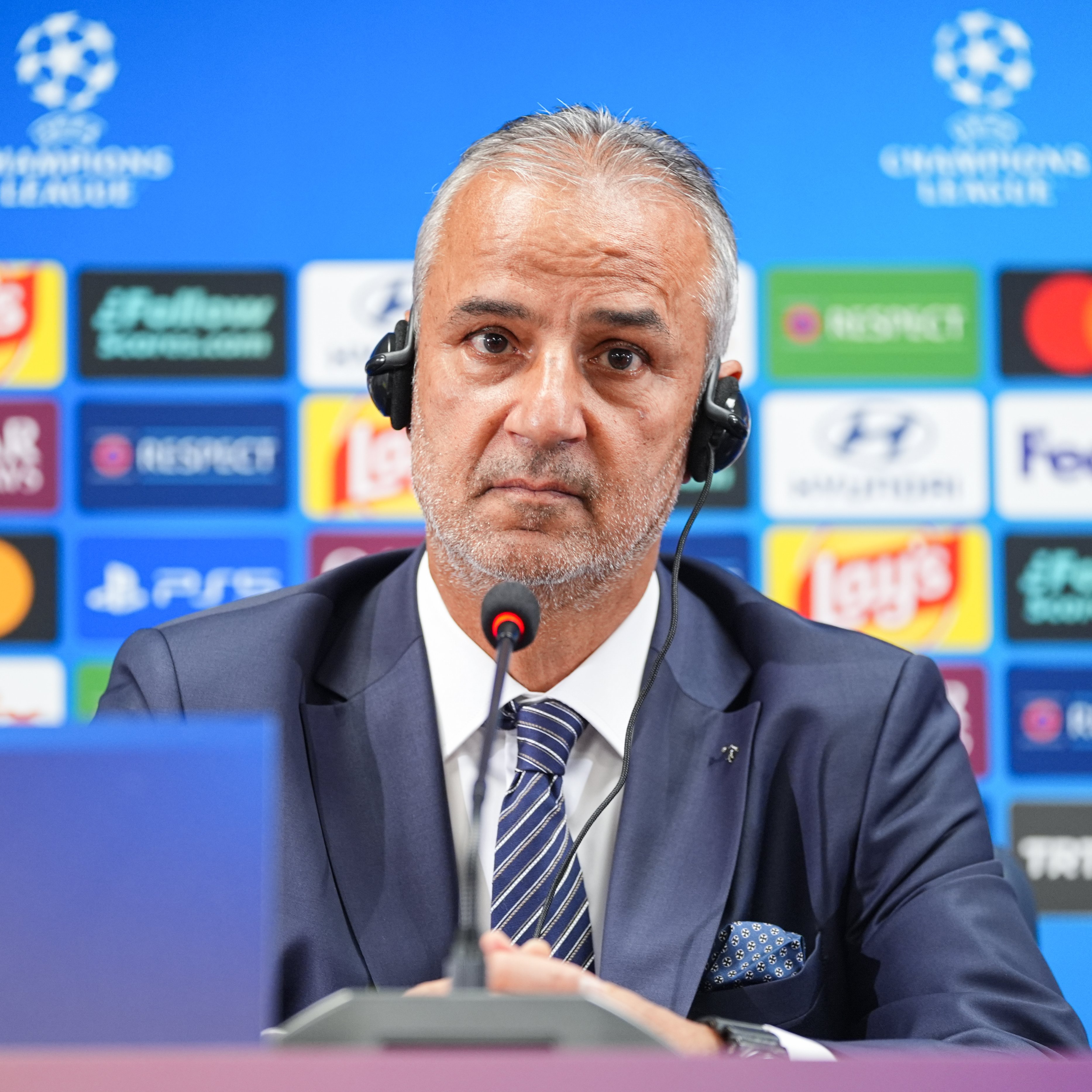 Fenerbahçe Teknik Direktörü İsmail Kartal