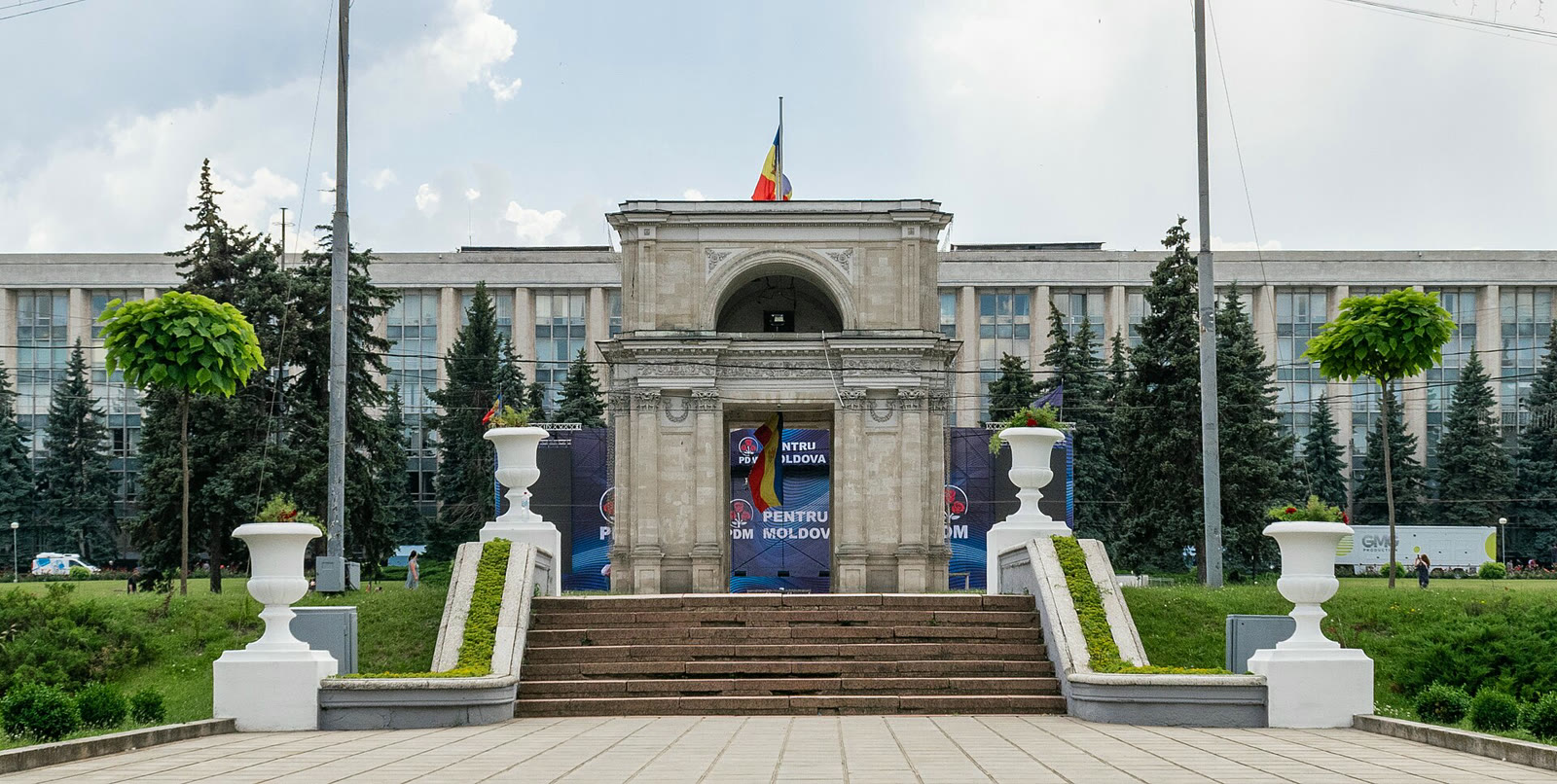 Moldova'nın başkenti Kişinev'deki hükümet binası