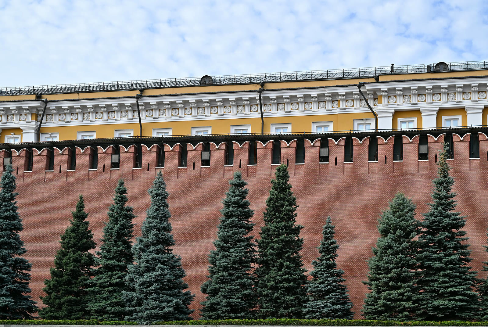 Kremlin duvarı ve Senato Sarayı (arşiv)