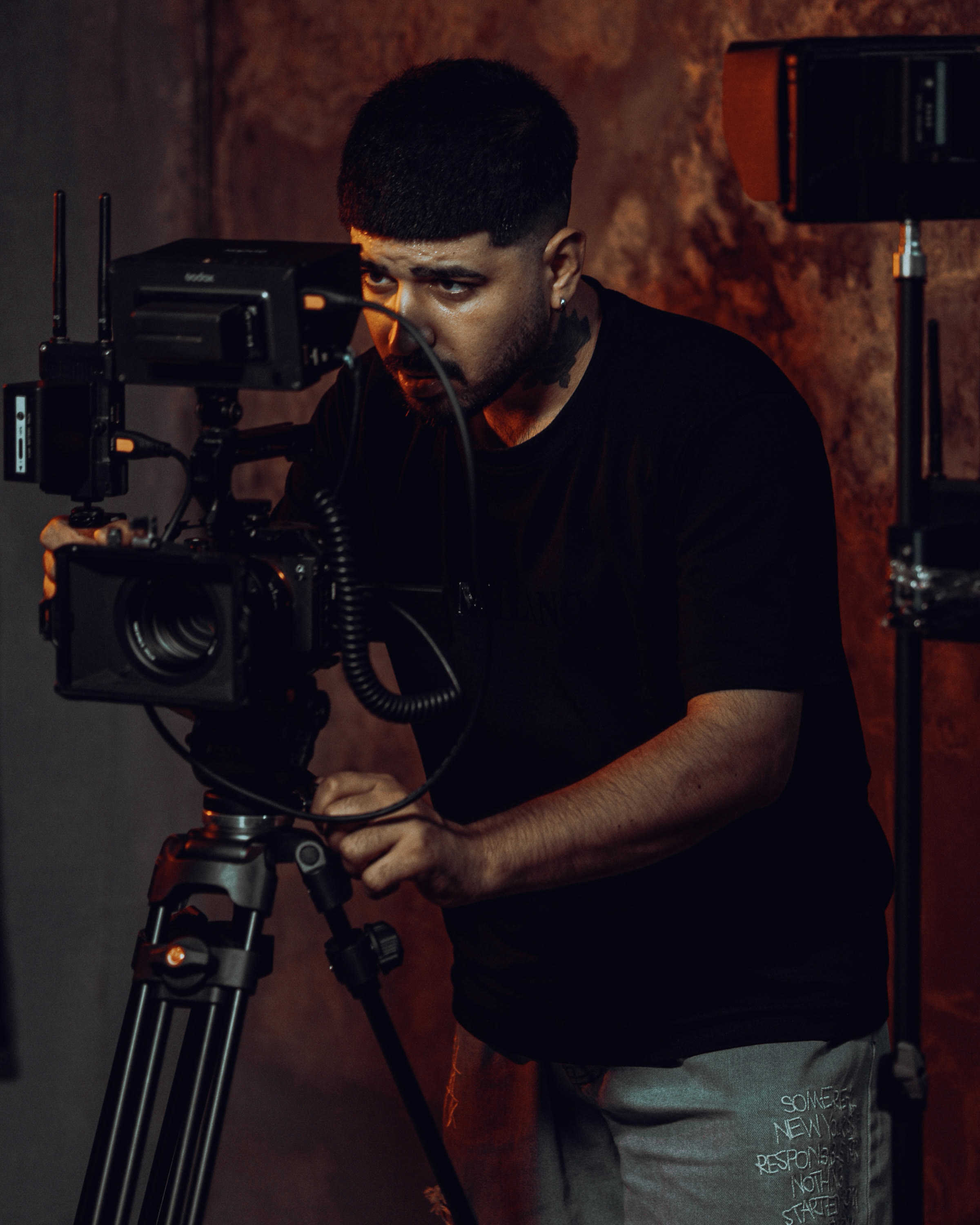 Bir film setinde kamera başında çekim (temsili)