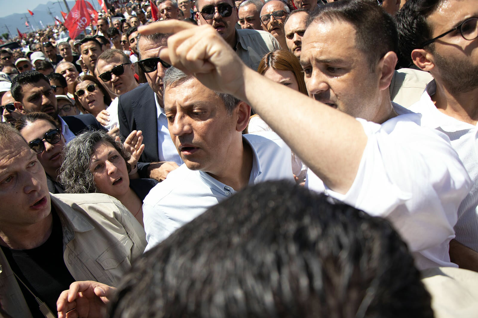 CHP Genel Başkanı Özgür Özel İzmir mitinginde (arşiv, Mayıs 2026)