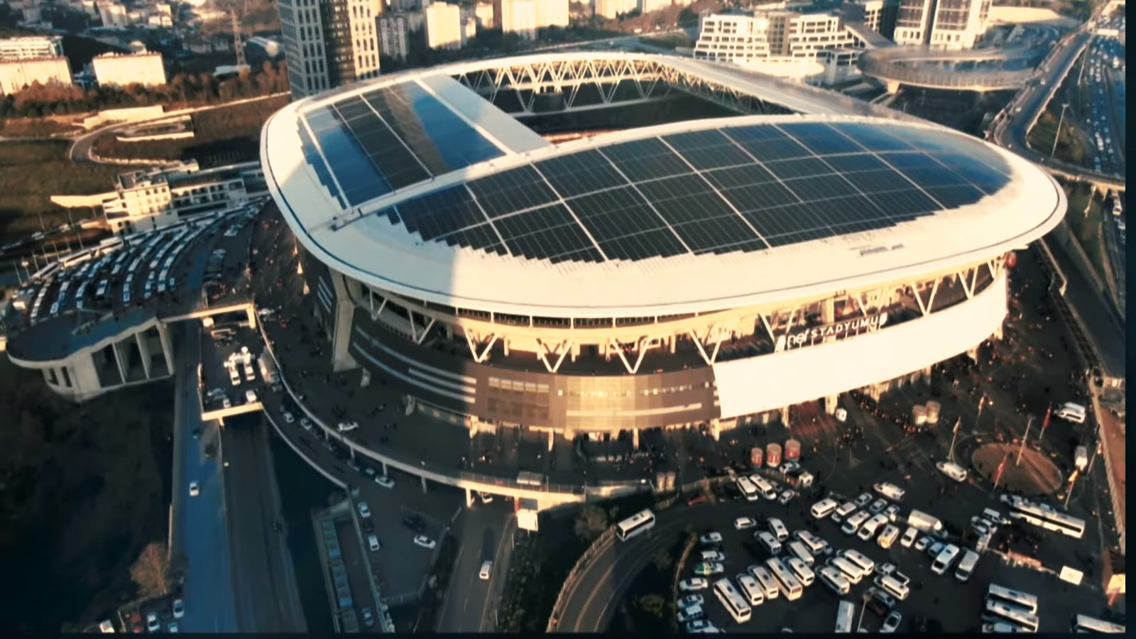 Galatasaray'ın iç saha maçlarını oynadığı RAMS Park