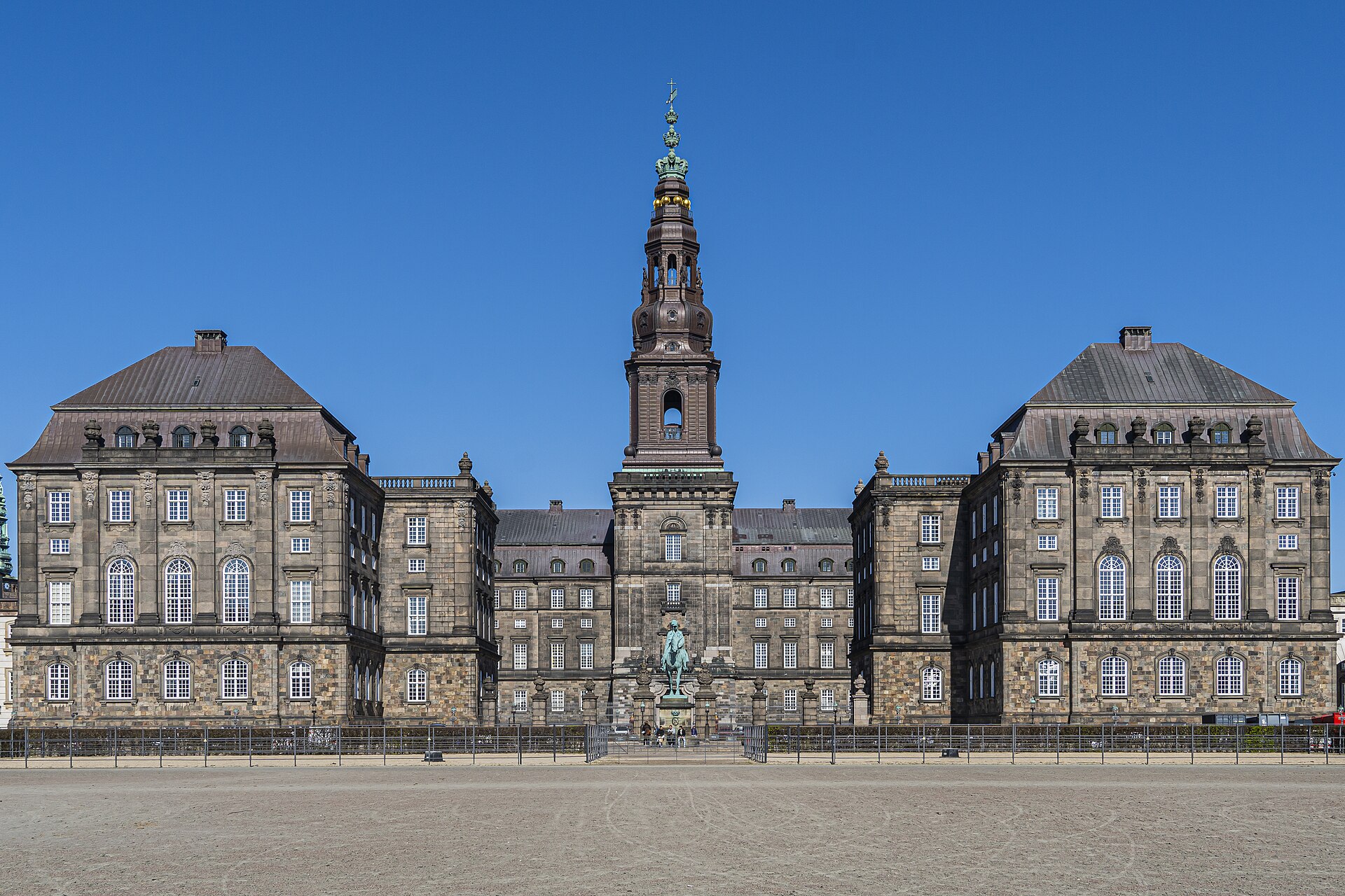 Danimarka Parlamentosu'nun bulunduğu Christiansborg Sarayı (arşiv)