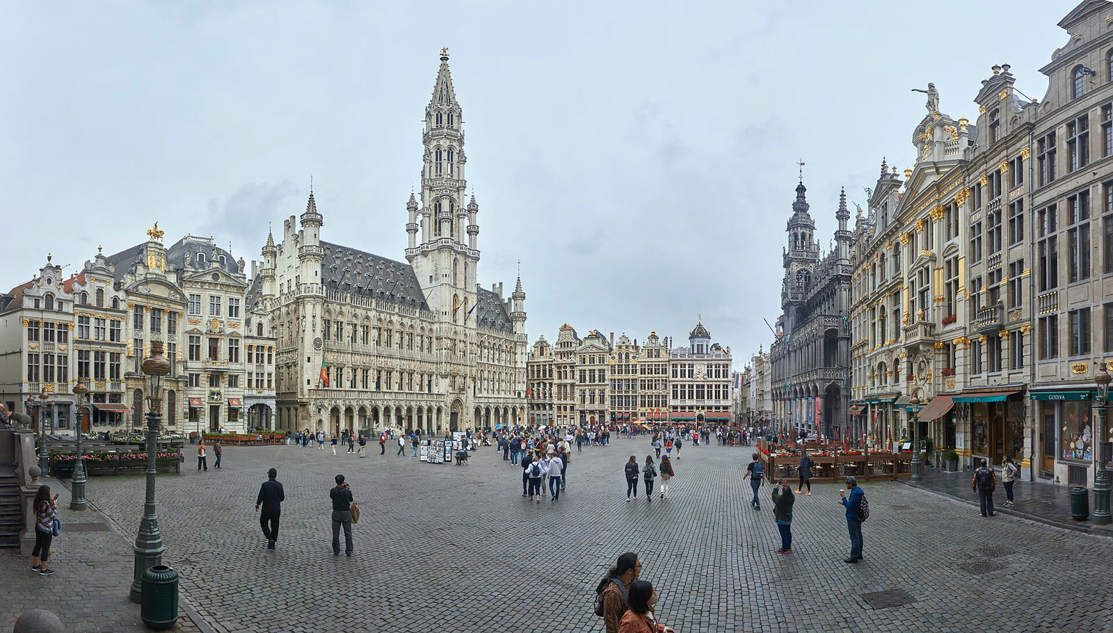 Brüksel'deki Grand Place meydanı (arşiv)