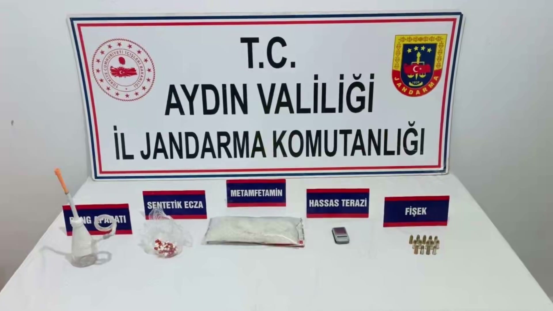 Aydın'da ele geçirilen uyuşturucu ve malzemeler