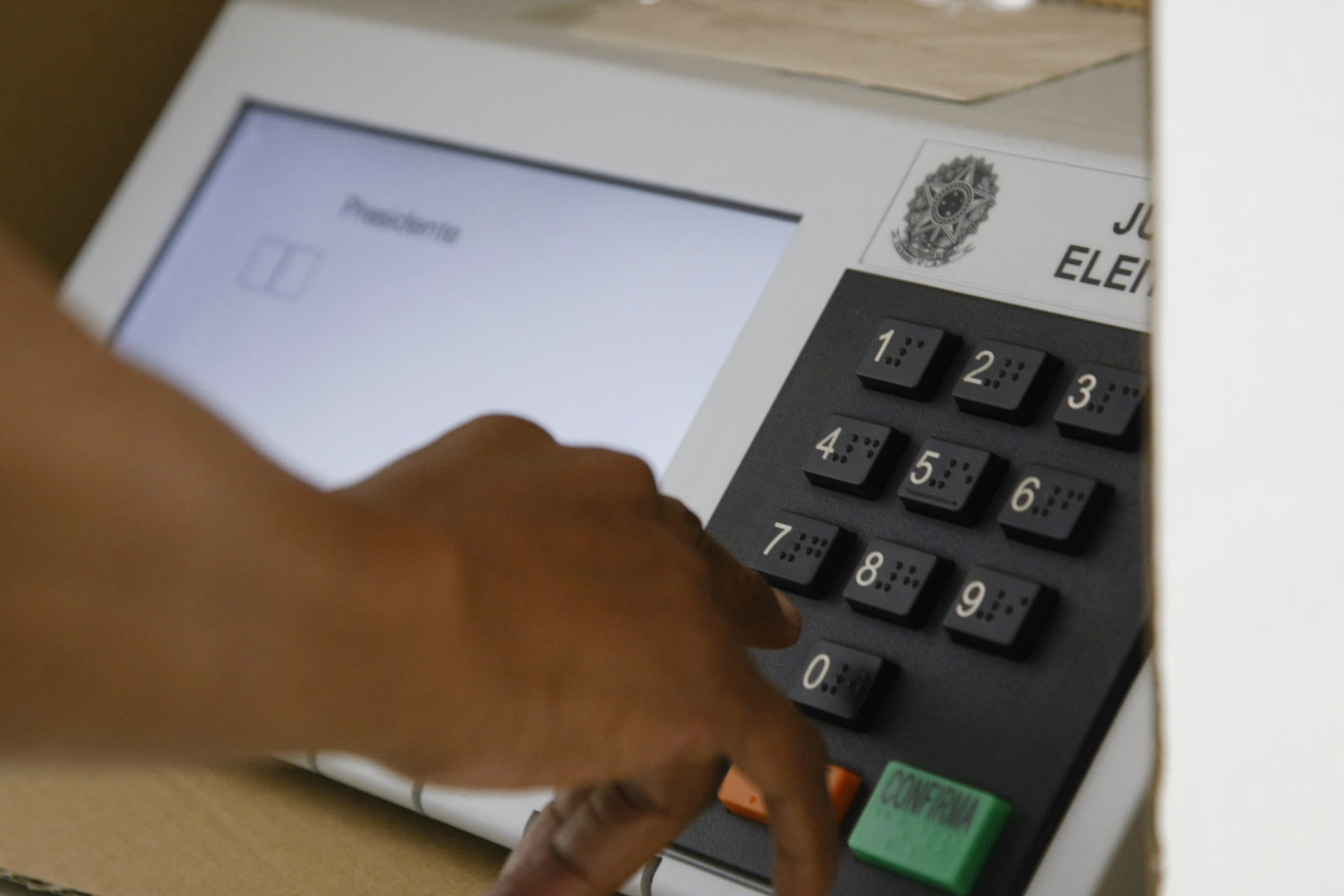 Electronic voting machine in Brazil