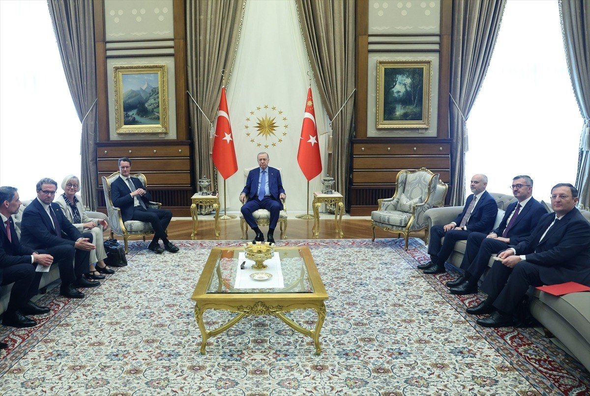 Erdoğan ile Wüst'ün Külliye'deki görüşmesi