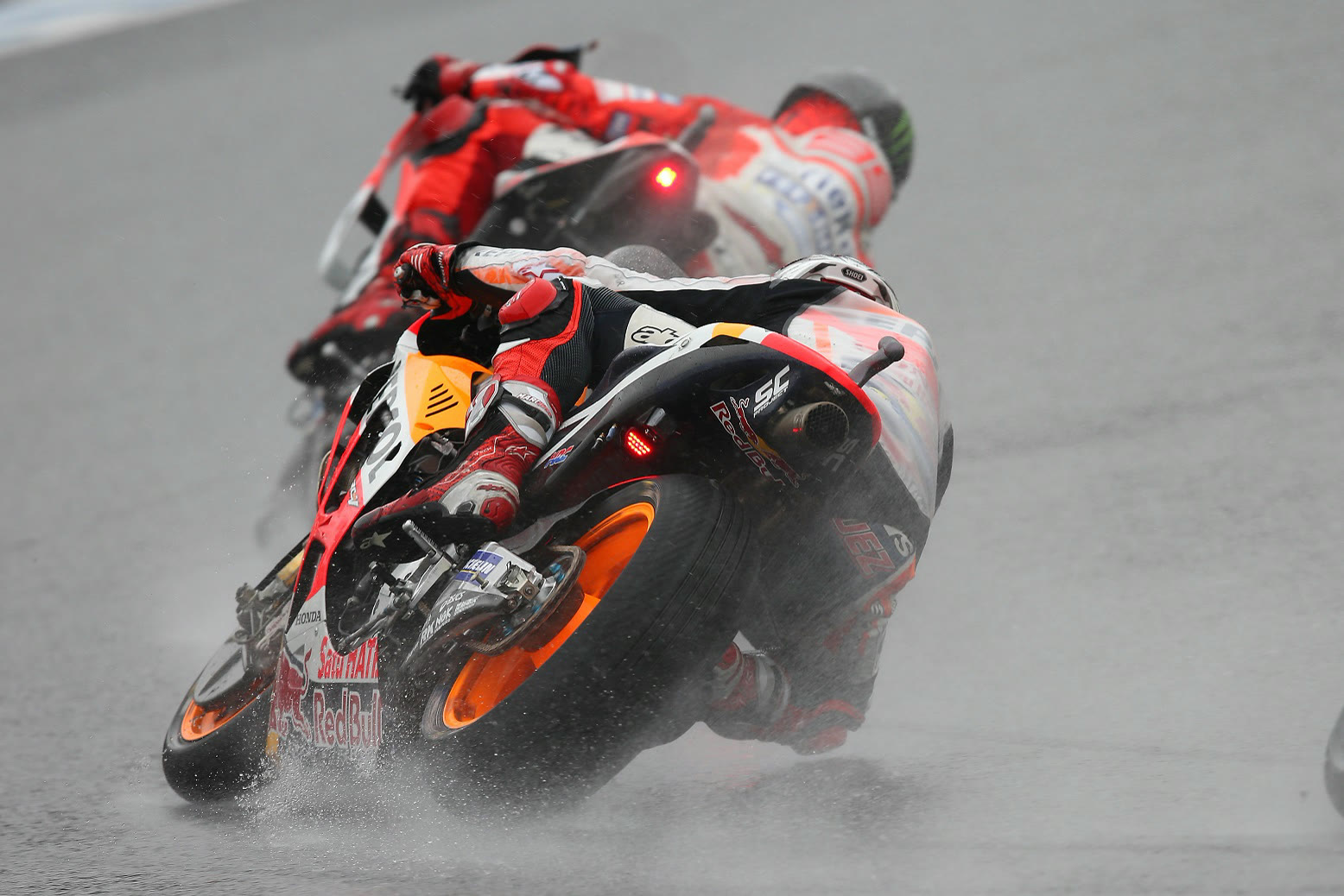 Marc Marquez ve Jorge Lorenzo, 2017'de Motegi'de yağmur altında (arşiv)