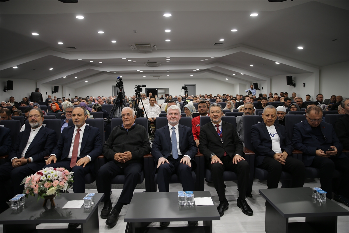 Pamukkale Üniversitesinde düzenlenen konferansa katılanlar