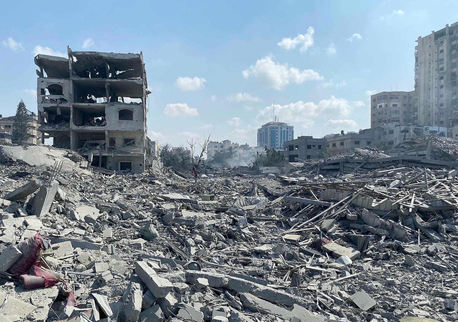 Gazze'de Ekim 2023'te başlayan saldırılarda yıkılan binalar