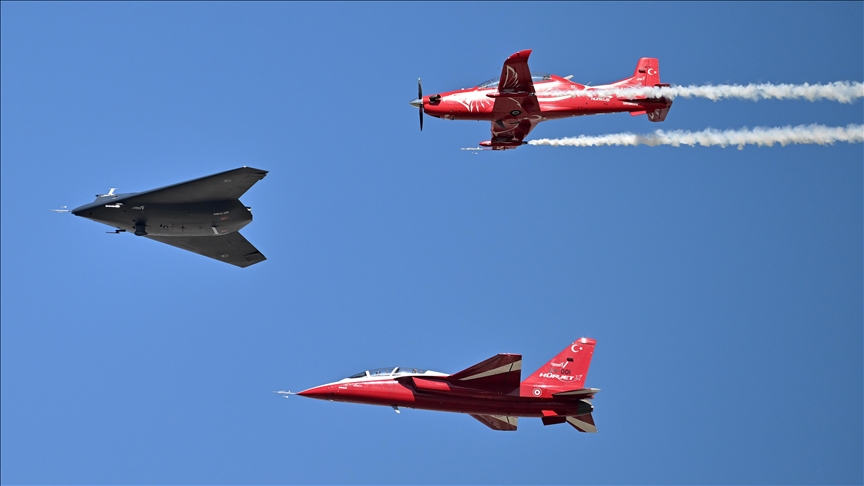 ANKA-3 وHÜRKUŞ وHÜRJET في تحليق مشترك