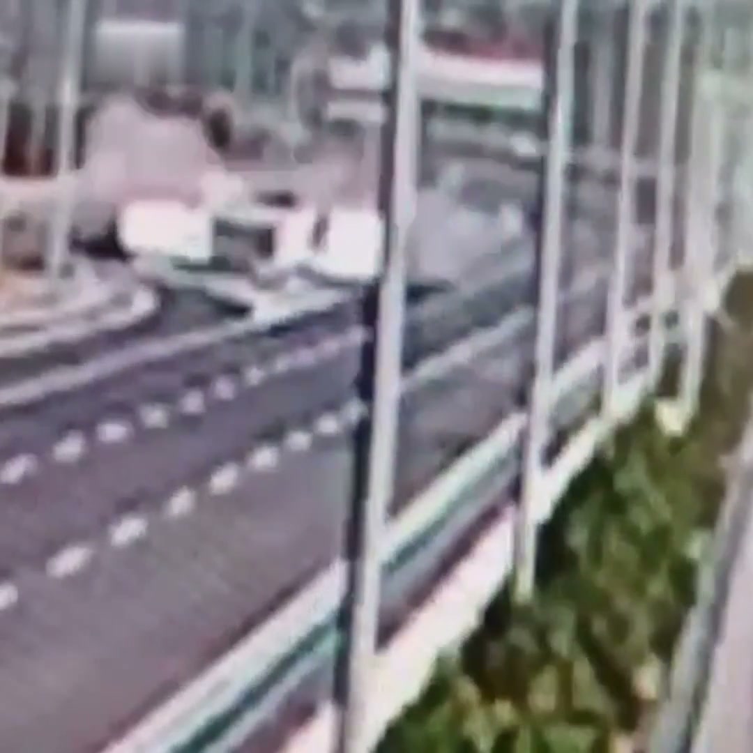 Güvenlik kamerasına yansıyan çarpışma anı