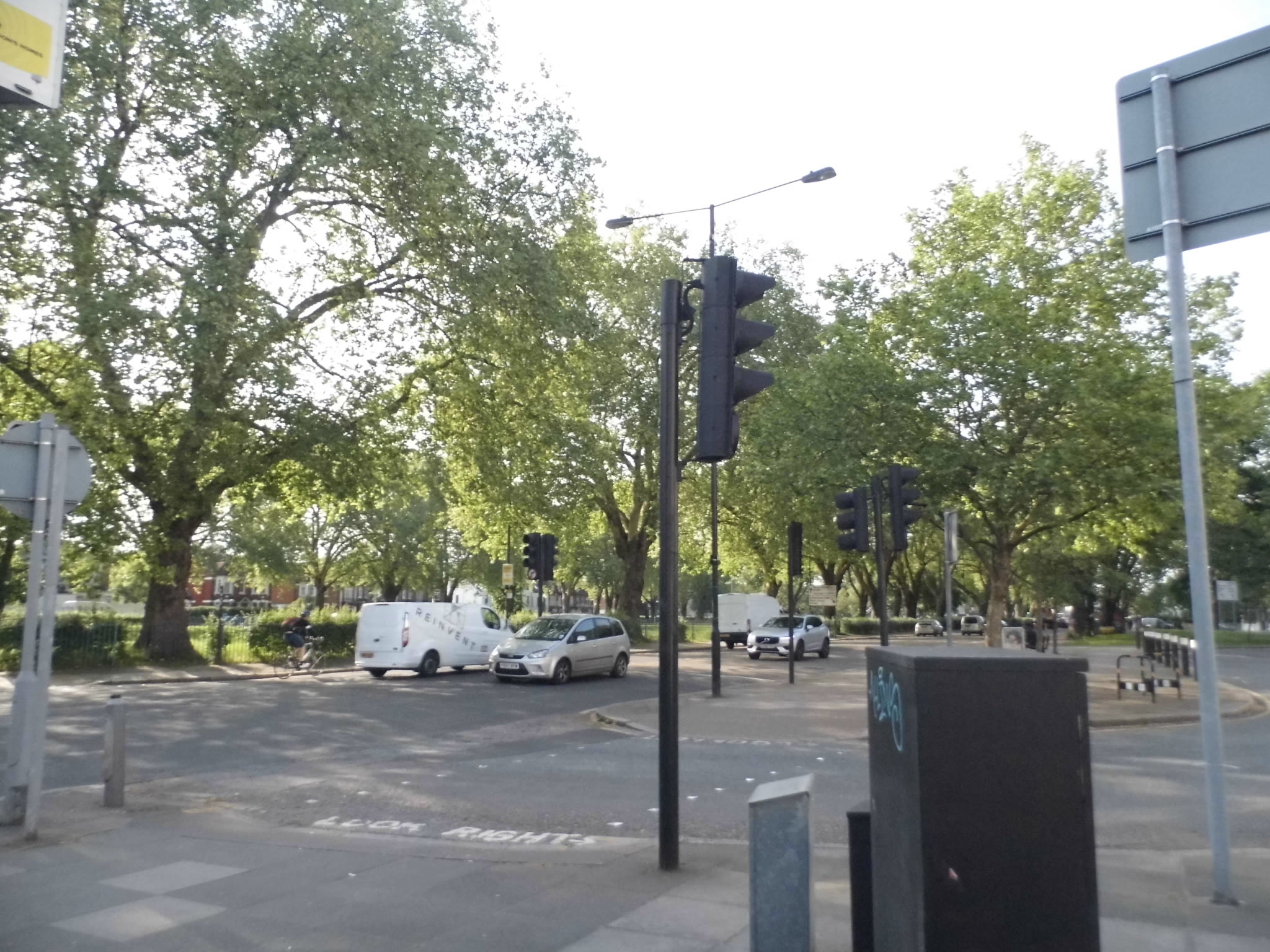 Londra'da Türk toplumunun yoğun yaşadığı Green Lanes caddesi (arşiv)