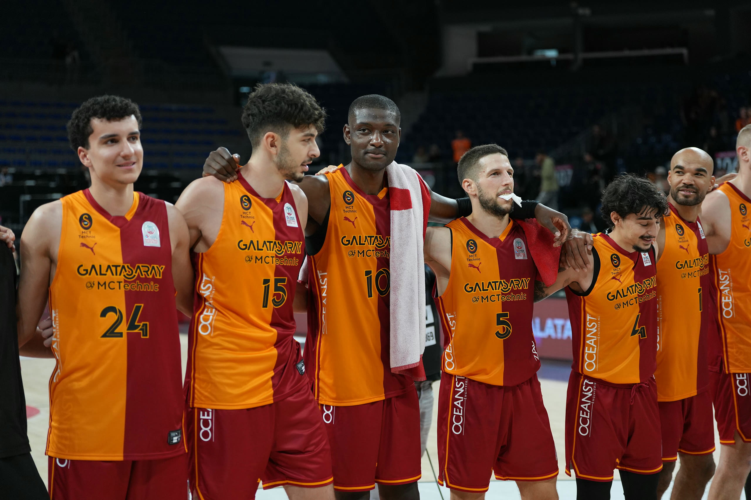 Galatasaray MCT Technic oyuncuları (arşiv)