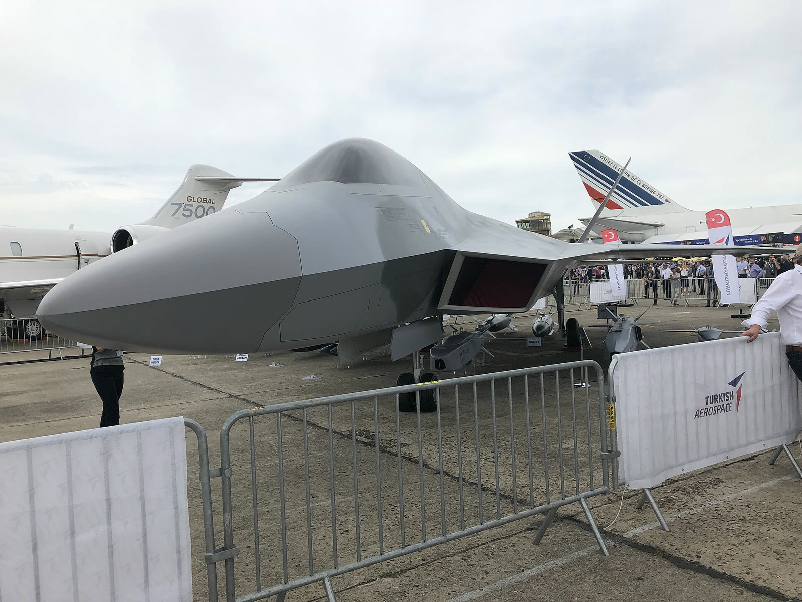Milli Muharip Uçak'ın maketi Paris Air Show'da (arşiv, 2019)