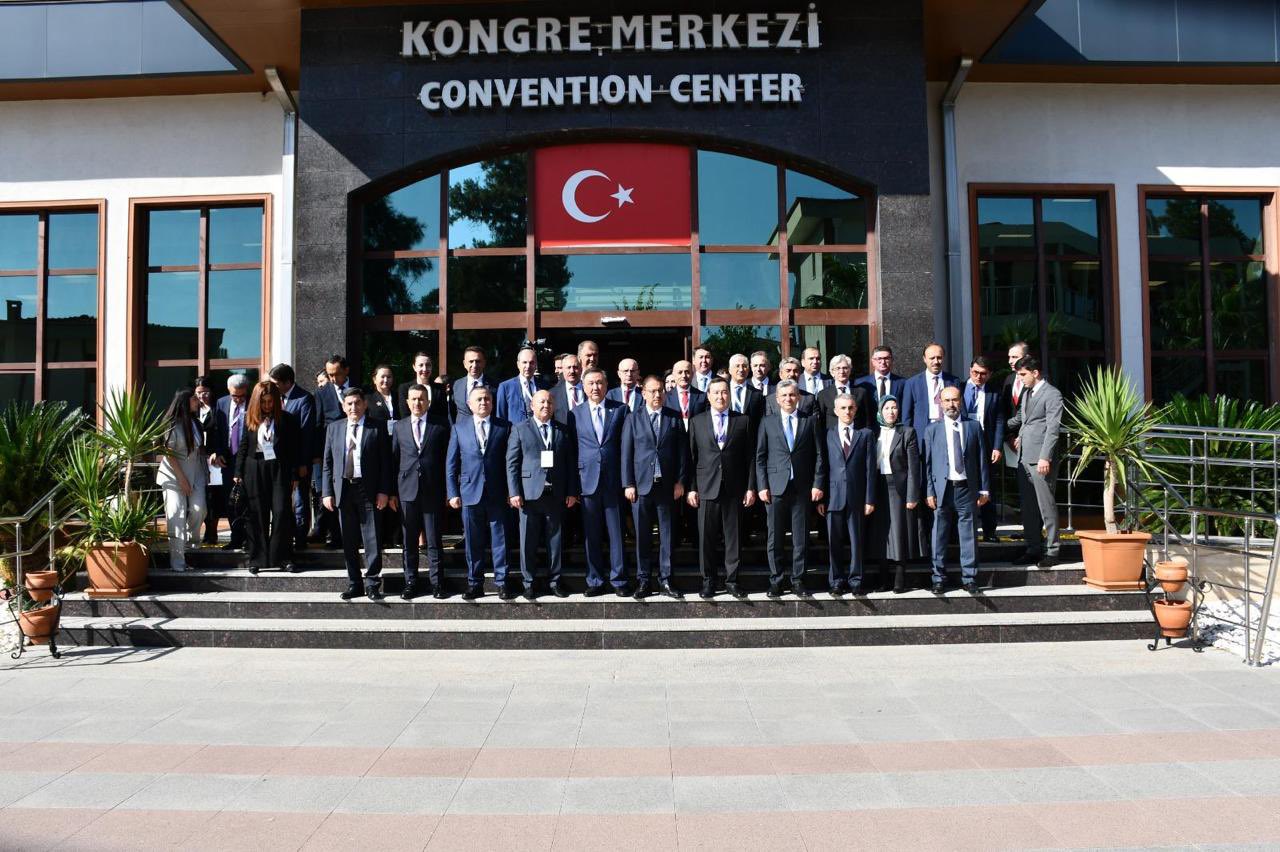 Törene katılan heyetlerin aile fotoğrafı