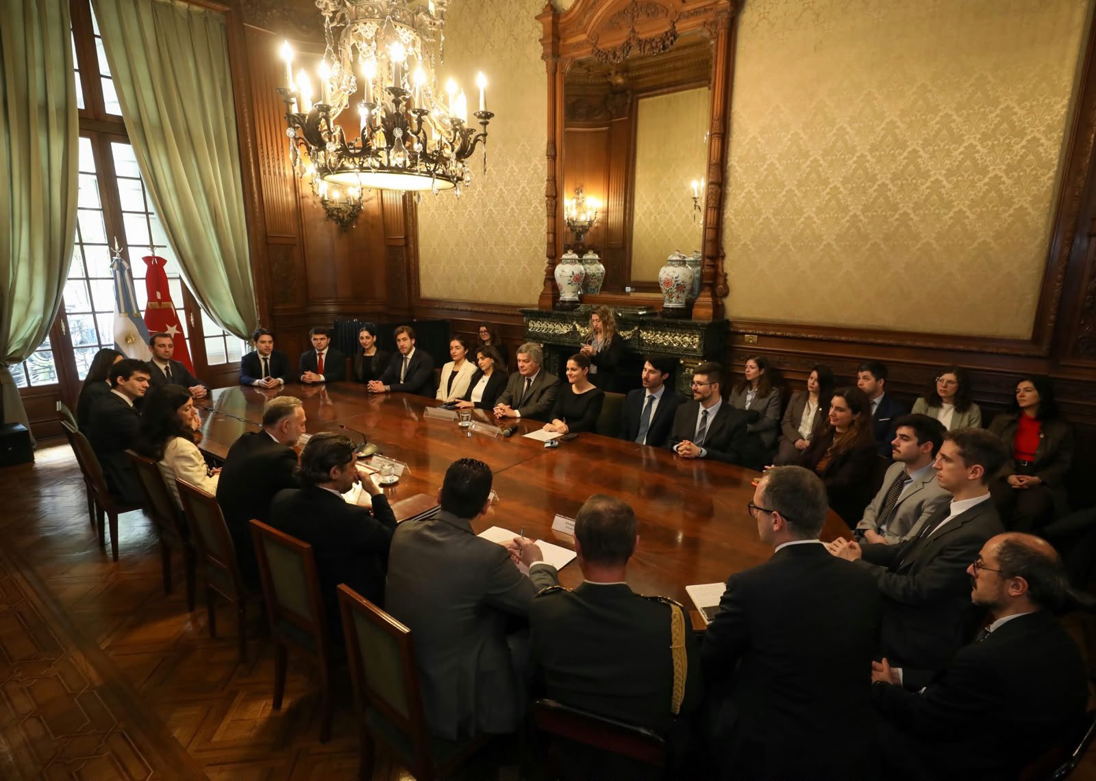 Gümrükçü met with young Argentine diplomats