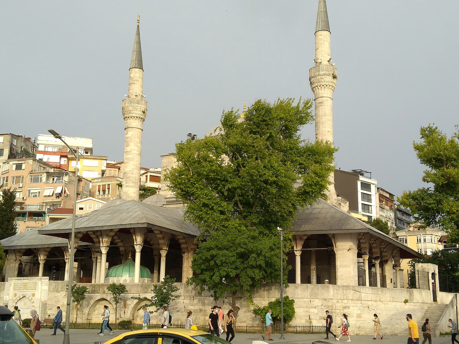 Üsküdar Meydanı'ndaki Mihrimah Sultan Camii