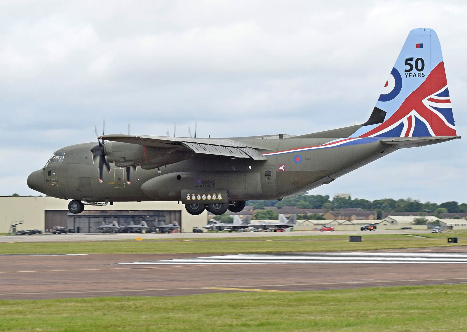 Kraliyet Hava Kuvvetlerine ait C-130J Hercules C5 (arşiv)