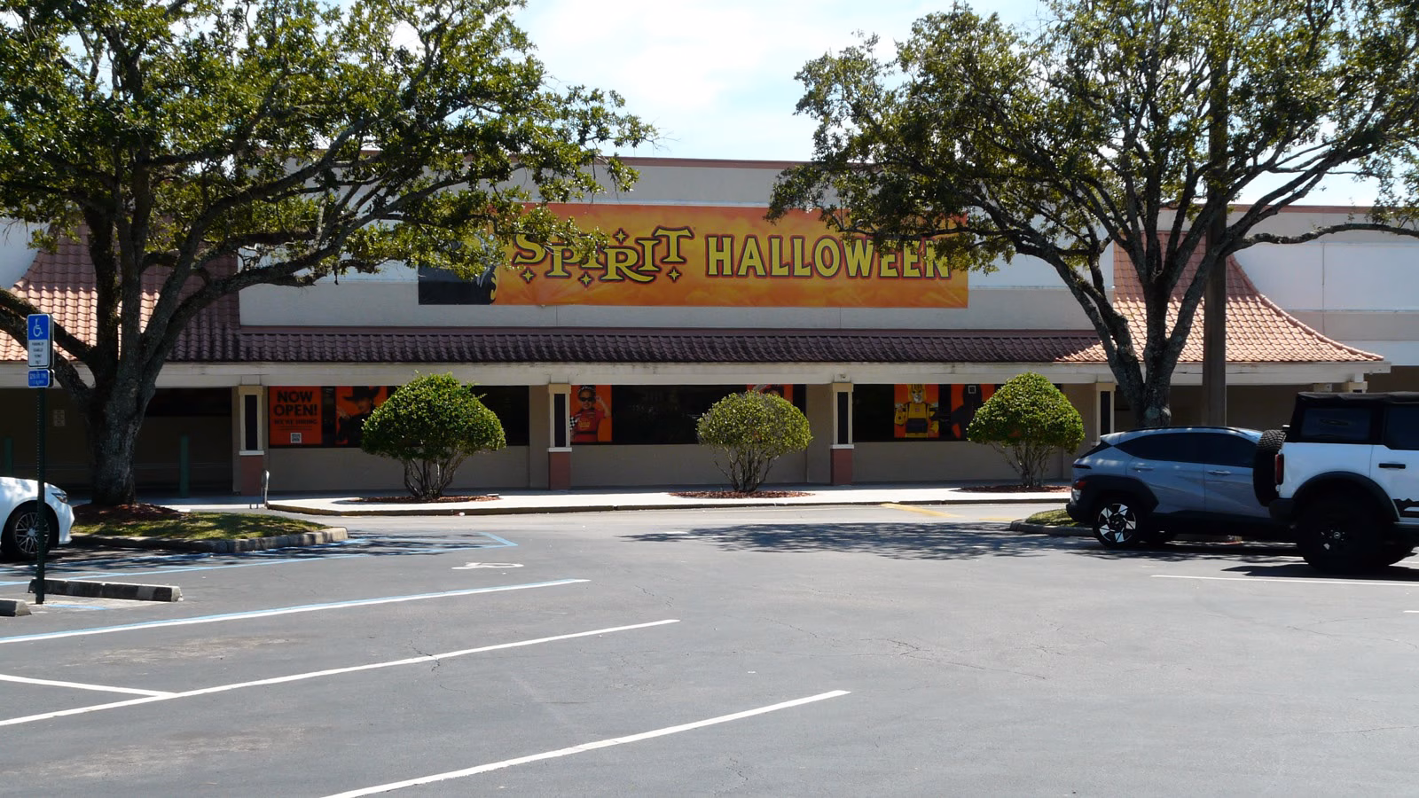 A Spirit Halloween store in Florida (representative image, archive, The Bushranger / Wikimedia Commons)