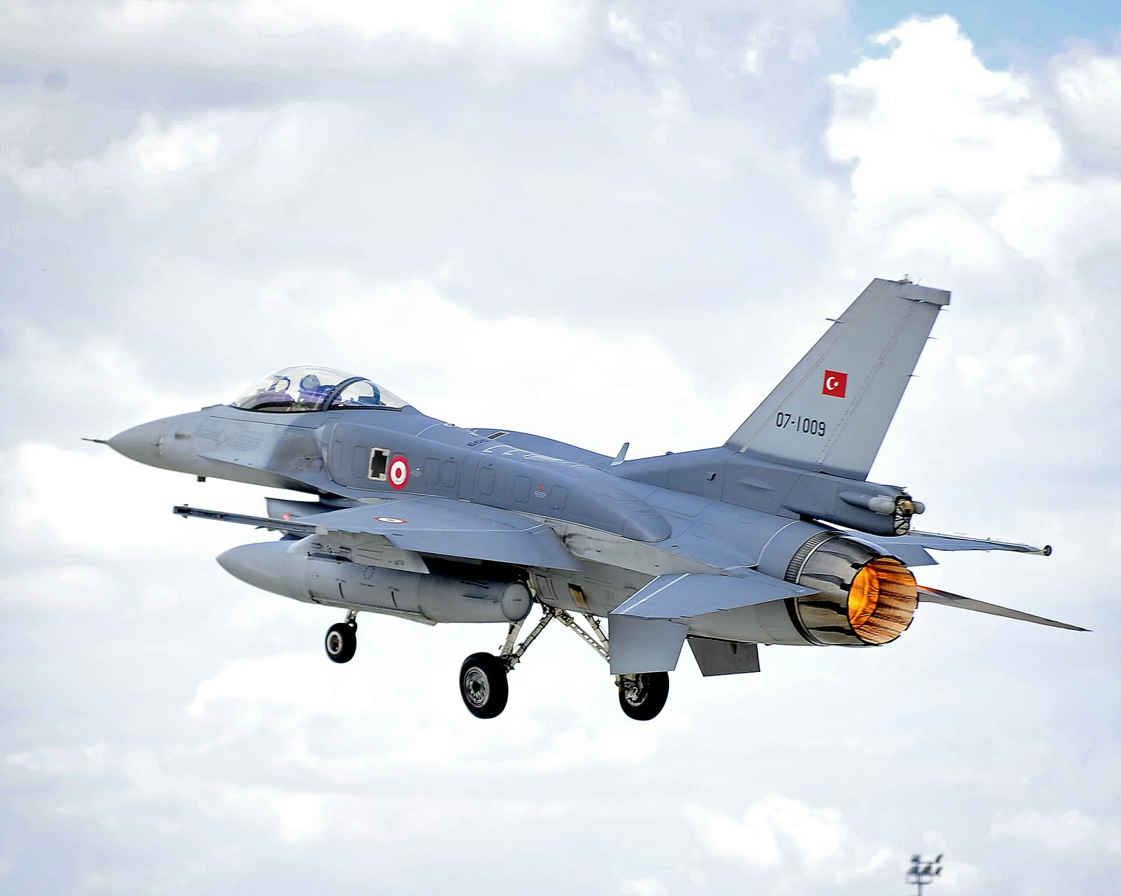 A Turkish Air Force F-16C Block 50 (archive)