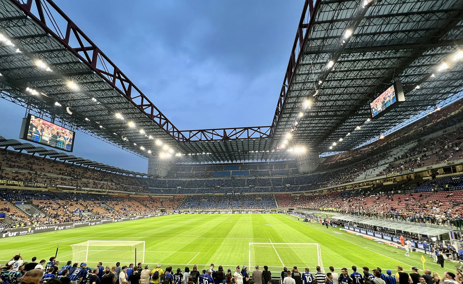 Inter'in maçlarını oynadığı Giuseppe Meazza Stadı