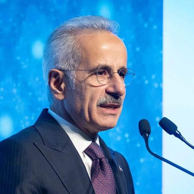 Ulaştırma ve Altyapı Bakanı Abdulkadir Uraloğlu