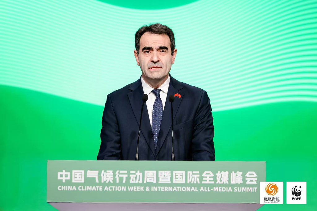 Pekin Büyükelçisi Selçuk Ünal, Çin İklim Eylemi Haftası'nın açılışında konuşuyor