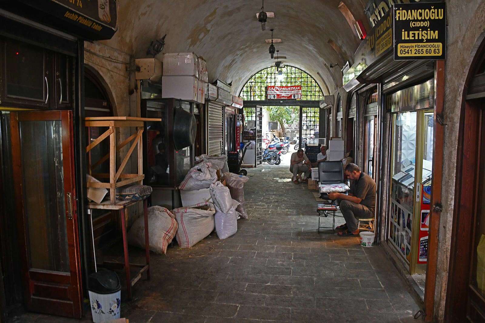 Şanlıurfa çarşısından bir görünüm (arşiv)