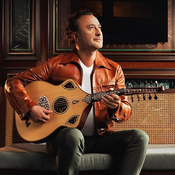 Şarkıcı Nev