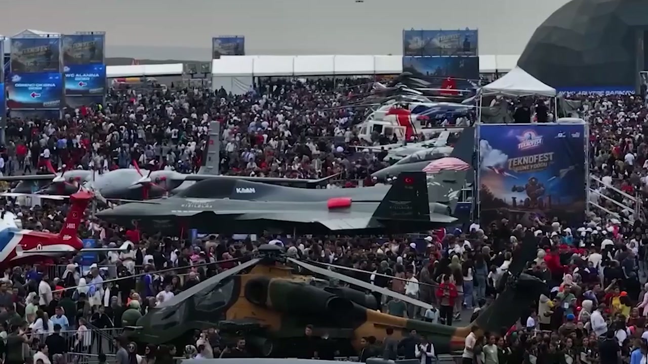 TEKNOFEST Güneydoğu'da sergilenen hava araçları ve ziyaretçiler