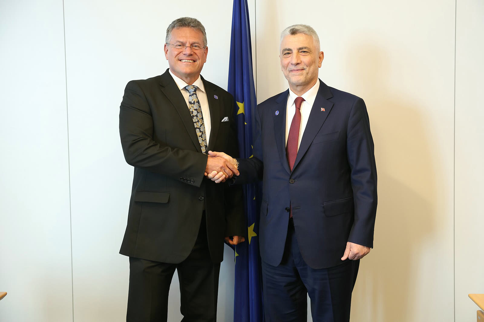 Bakan Bolat ve AB Komisyonu üyesi Sefcovic (arşiv)