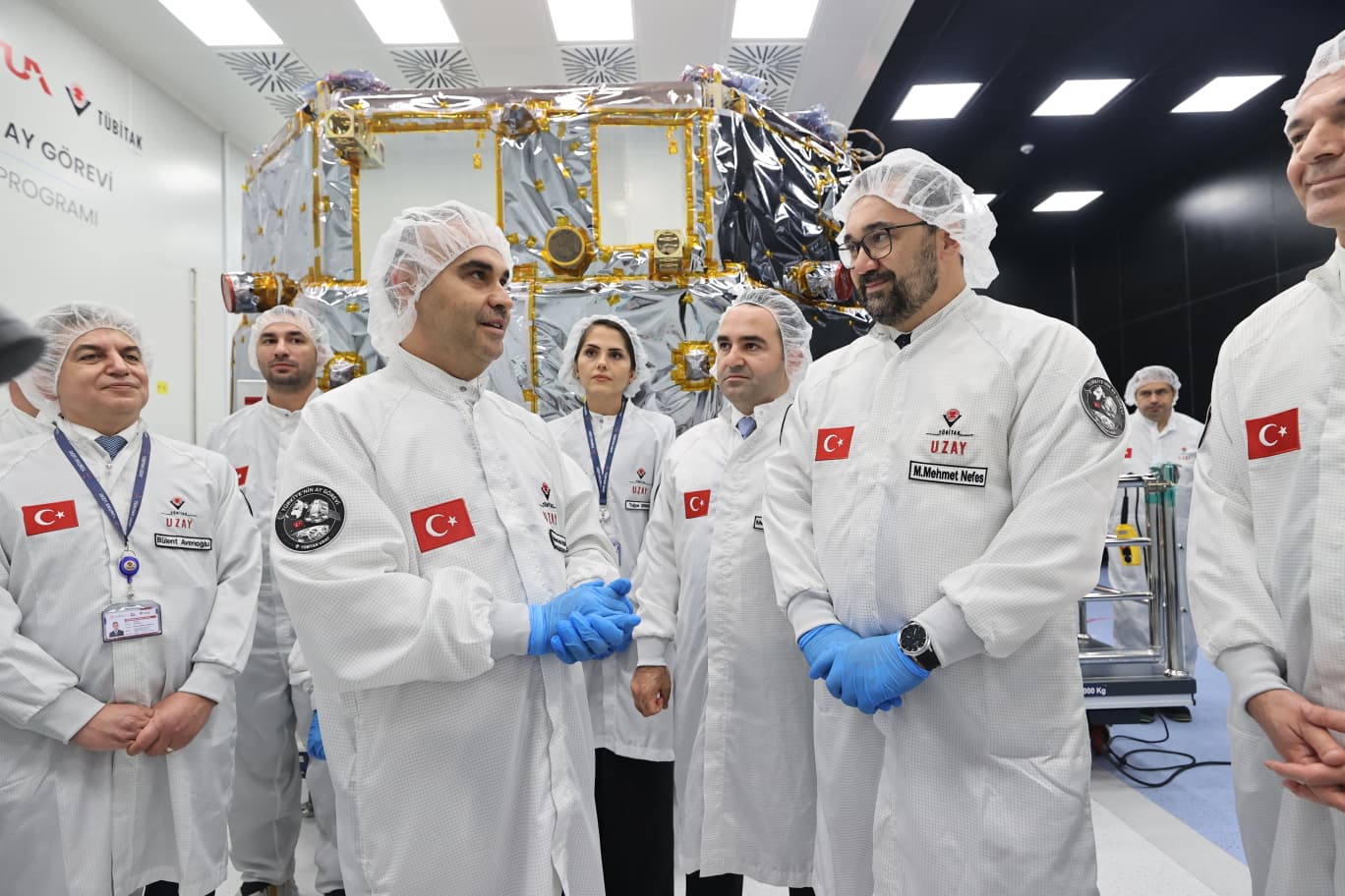 Mühendisler Ay uzay aracının başında