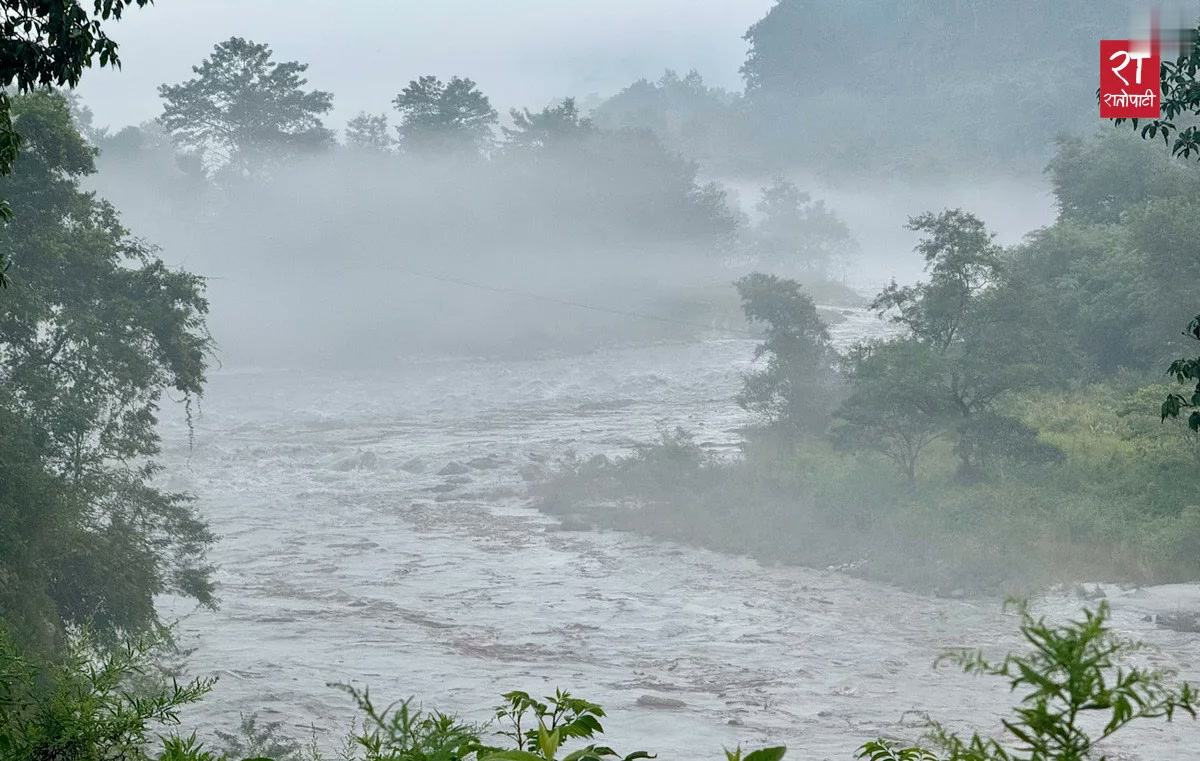Mist and floodwater in the Budhi Gandaki valley (Oct. 11)