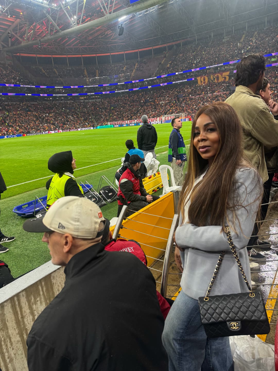 Sheila Ebana in the stands at the Galatasaray–Barcelona match