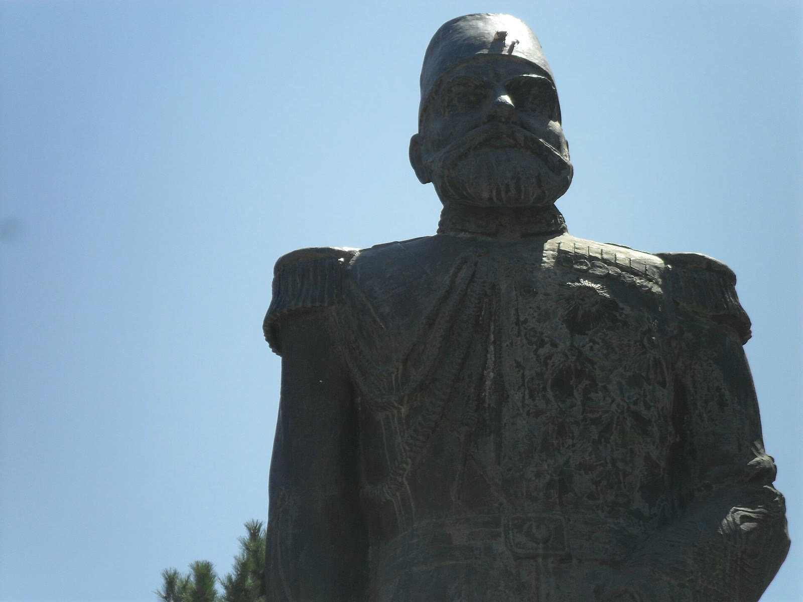 Plevne kahramanı Gazi Osman Paşa heykeli
