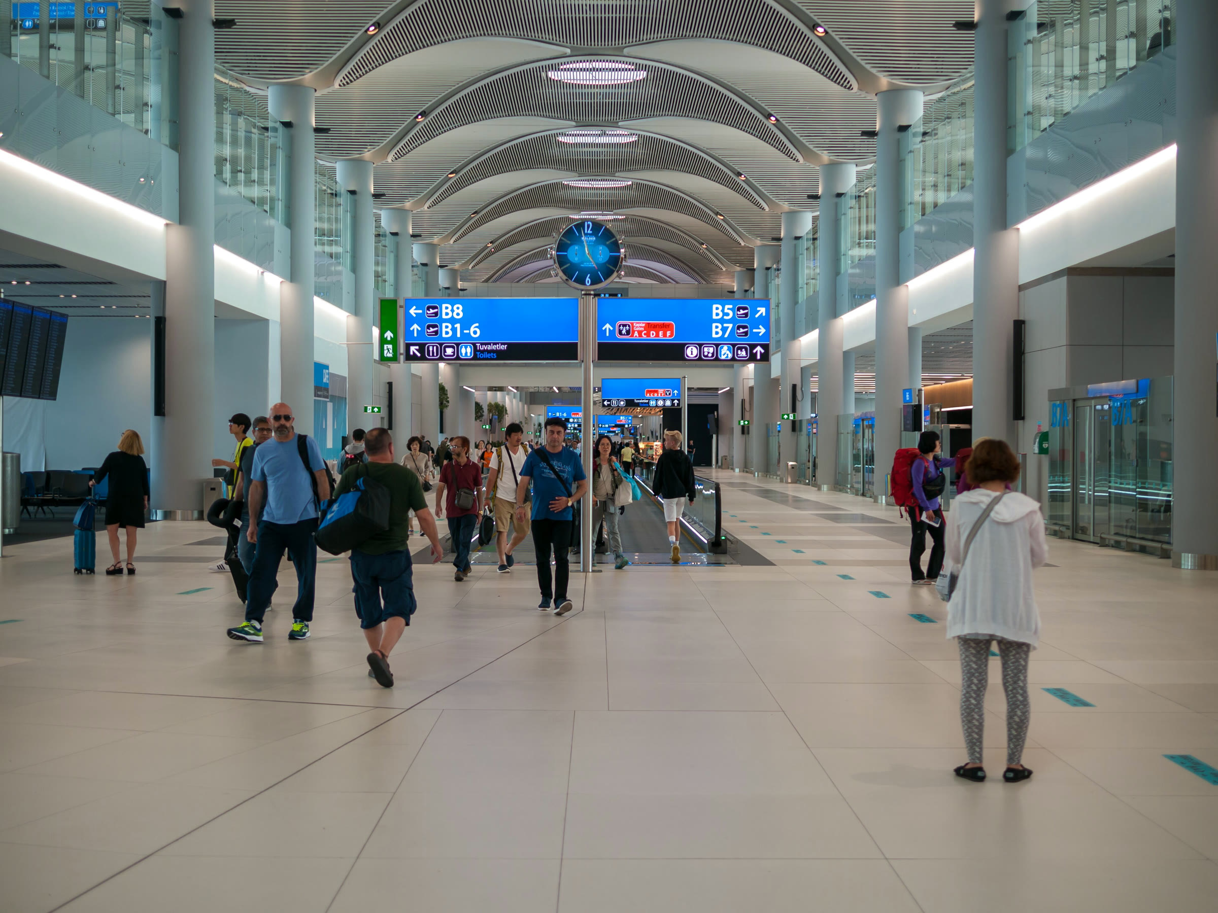 İstanbul Havalimanı'nda yolcular