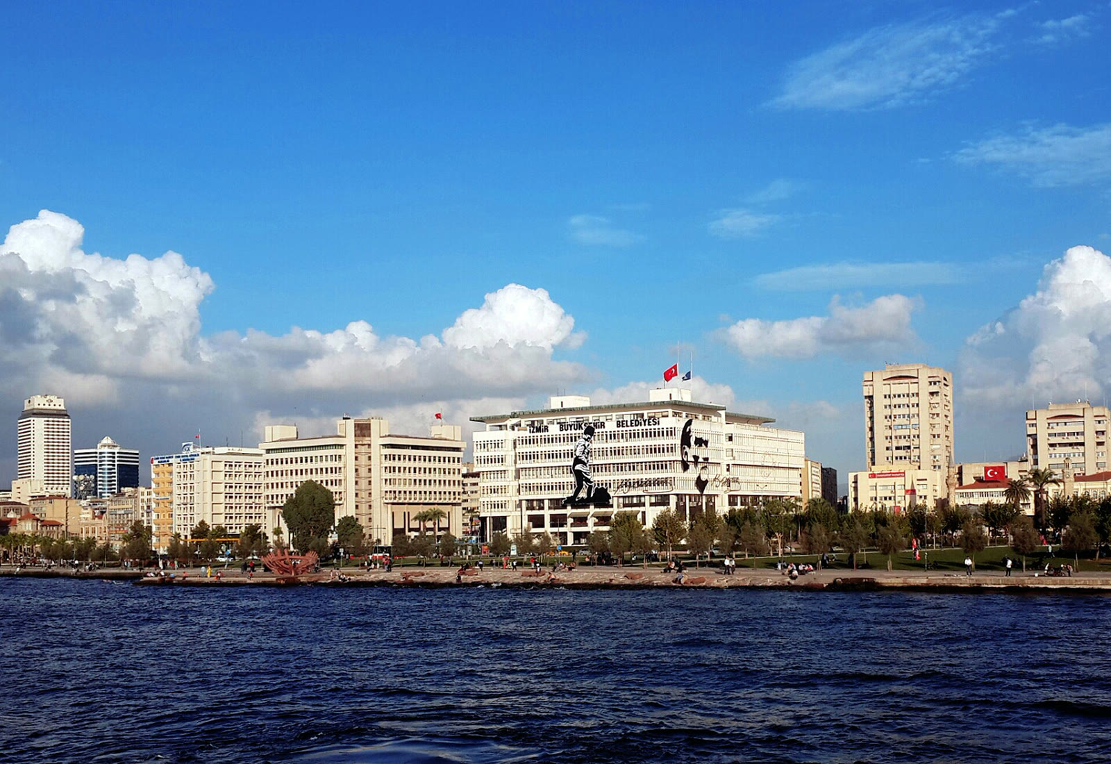 Olayın yaşandığı İzmir'in Konak ilçesinden bir görünüm (arşiv)