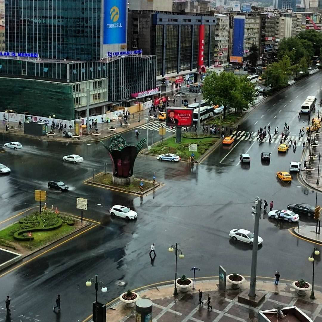 Ankara Kızılay’da yağmurlu bir gün (arşiv)