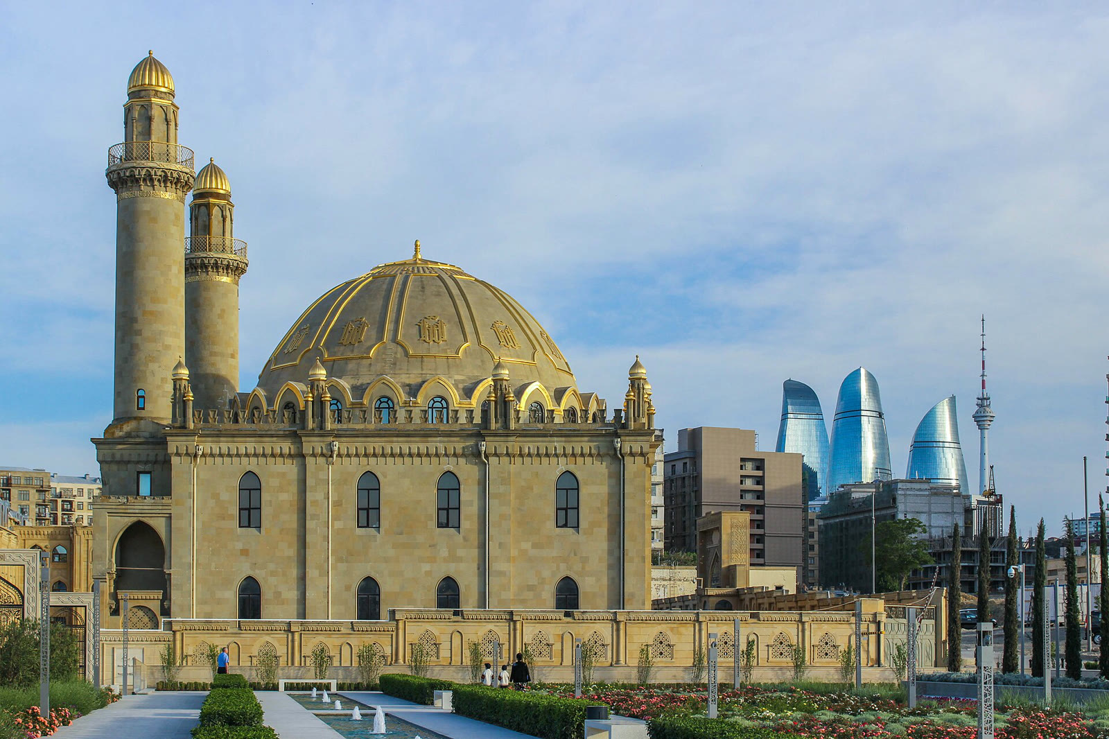Baku’s Taza Pir Mosque, seat of the Caucasus Muslims Board (file photo)
