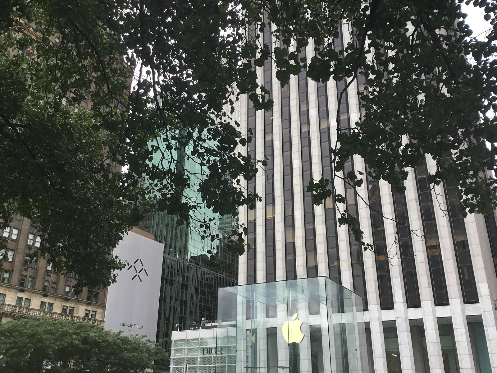 New York'taki Apple Fifth Avenue mağazası (arşiv)