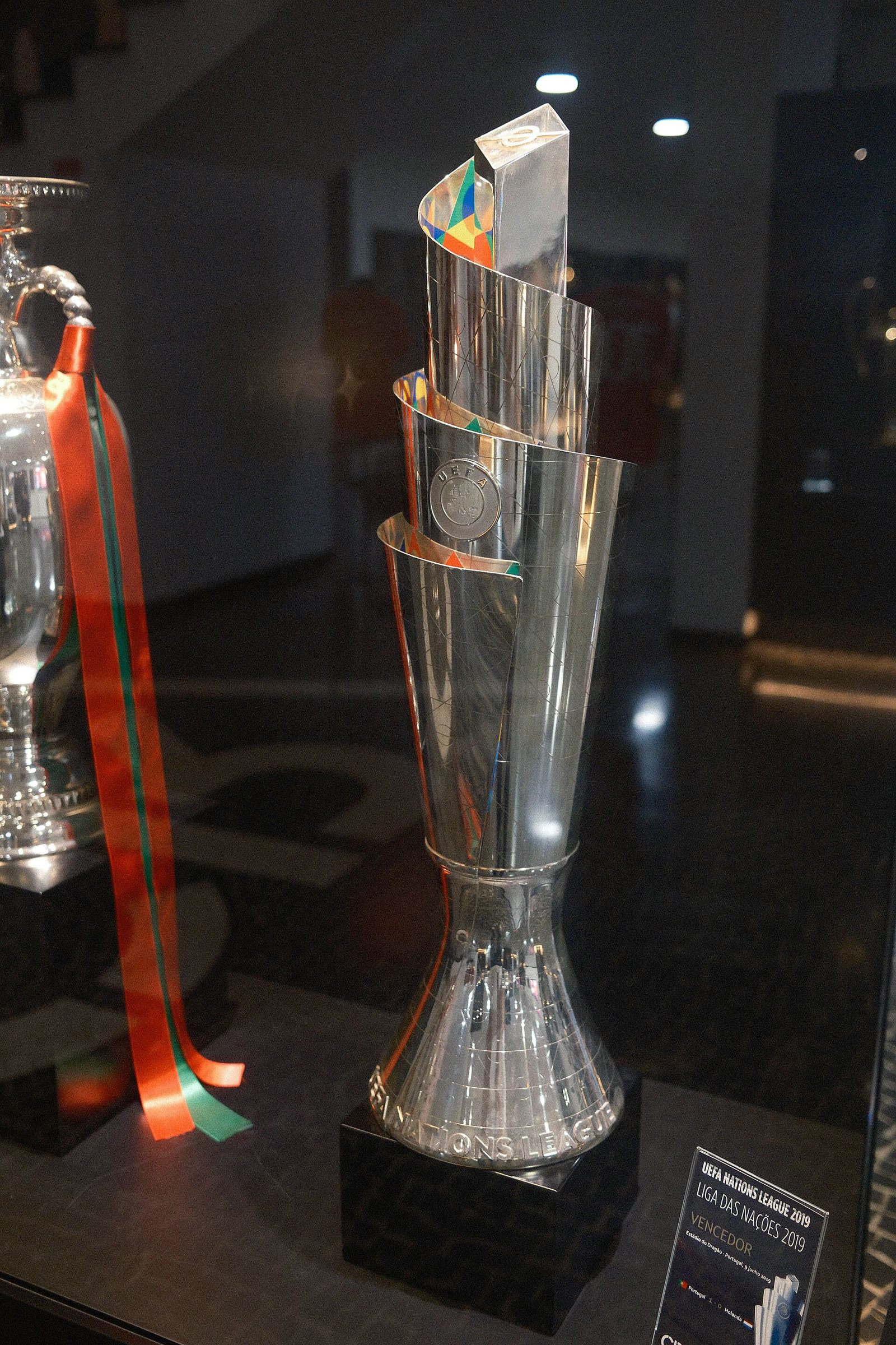 UEFA Uluslar Ligi kupası (arşiv)