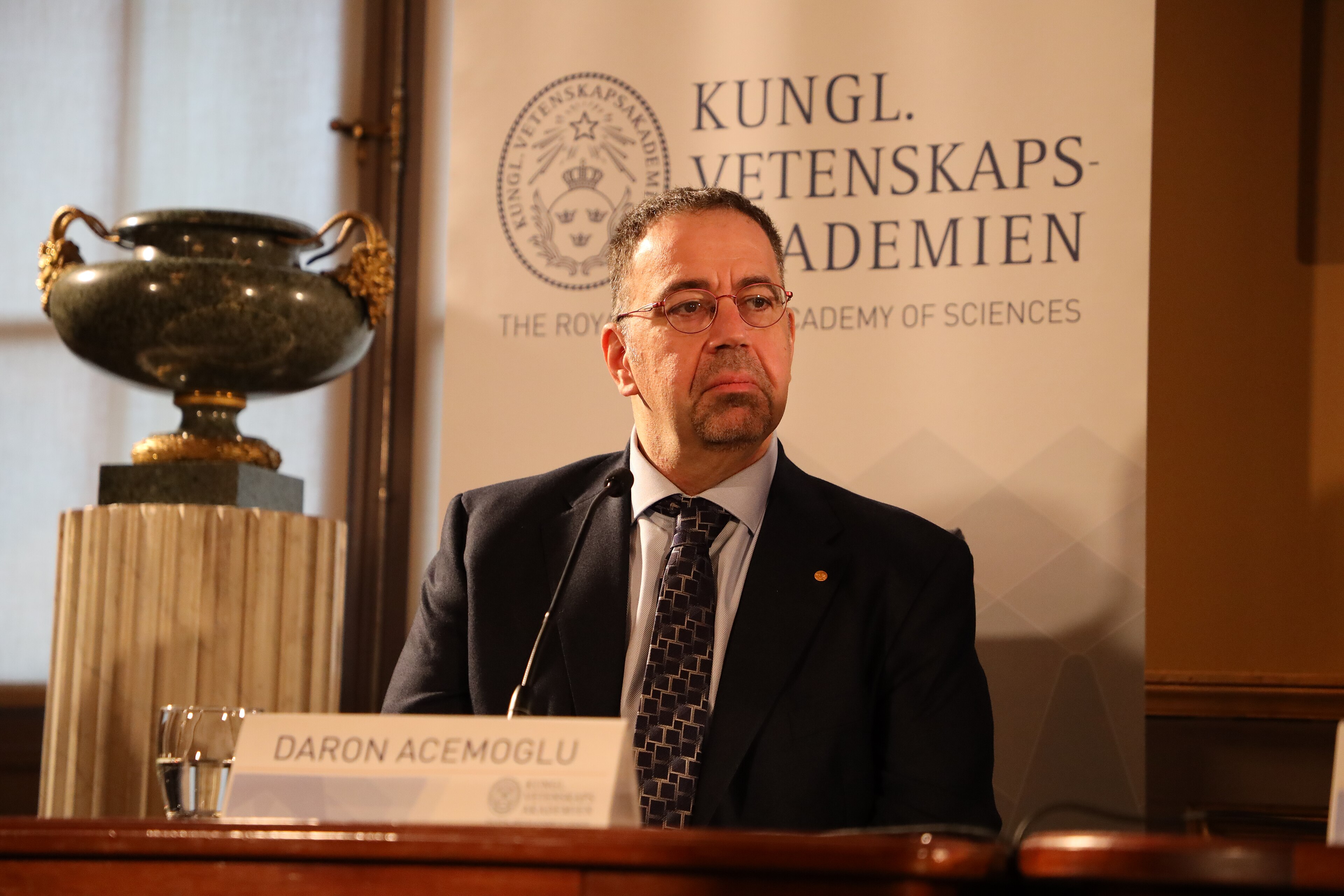 Acemoğlu, Stockholm'deki Nobel basın toplantısında (arşiv, 2024)