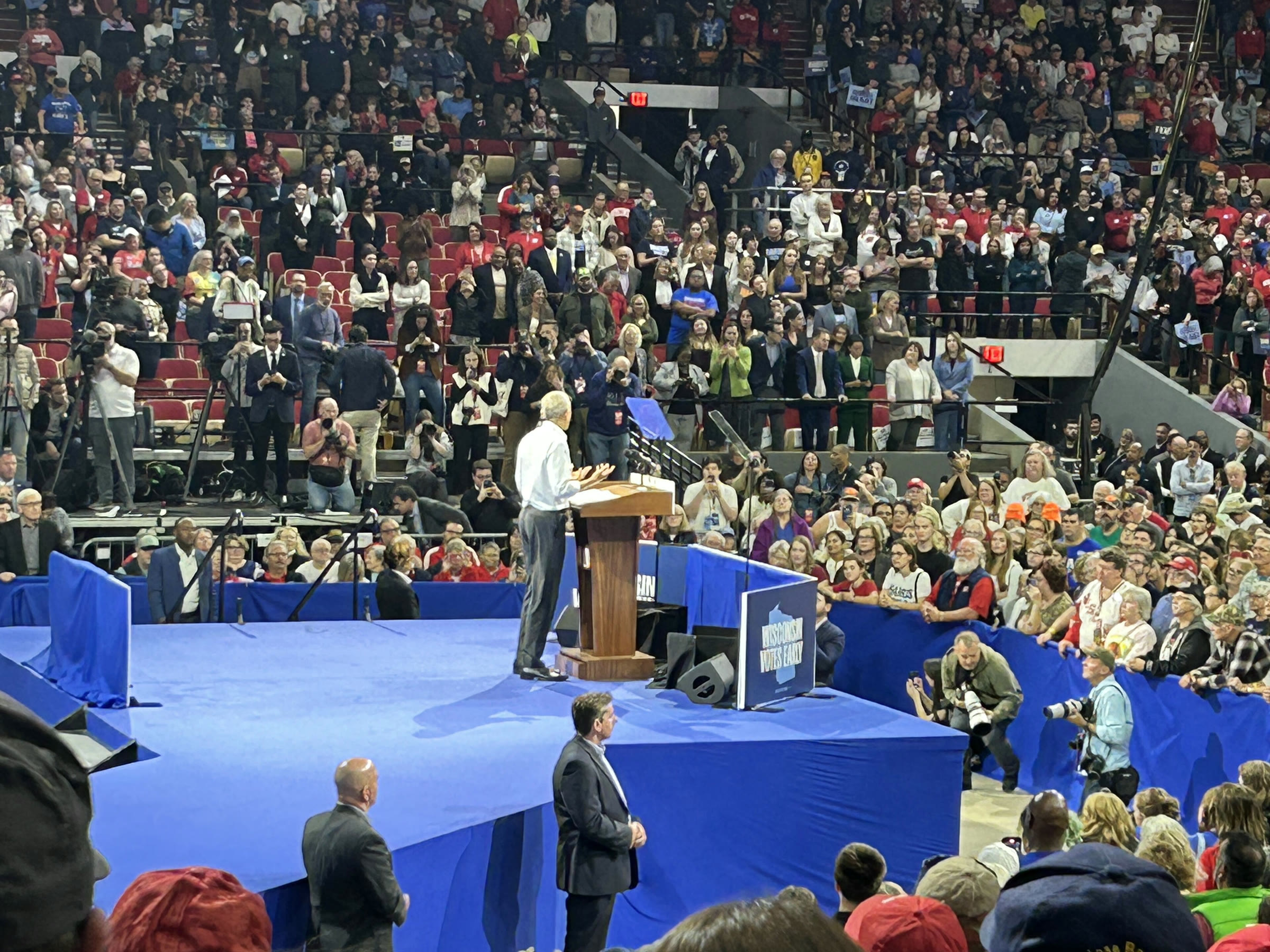 Obama at a rally in Madison in 2024 (archive)