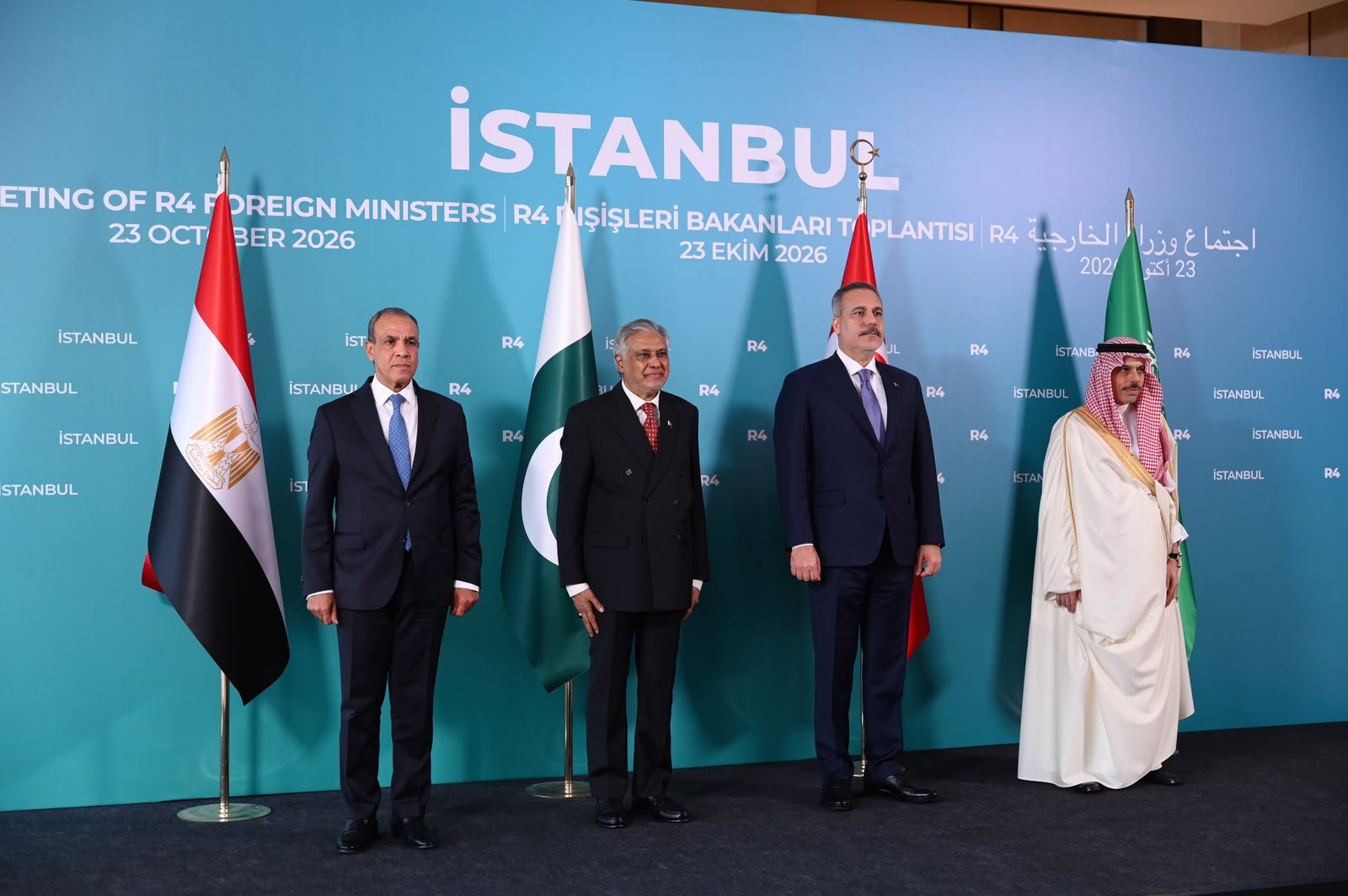 R4 foreign ministers Abdelatty, Dar, Fidan and Faisal bin Farhan pose for a family photo