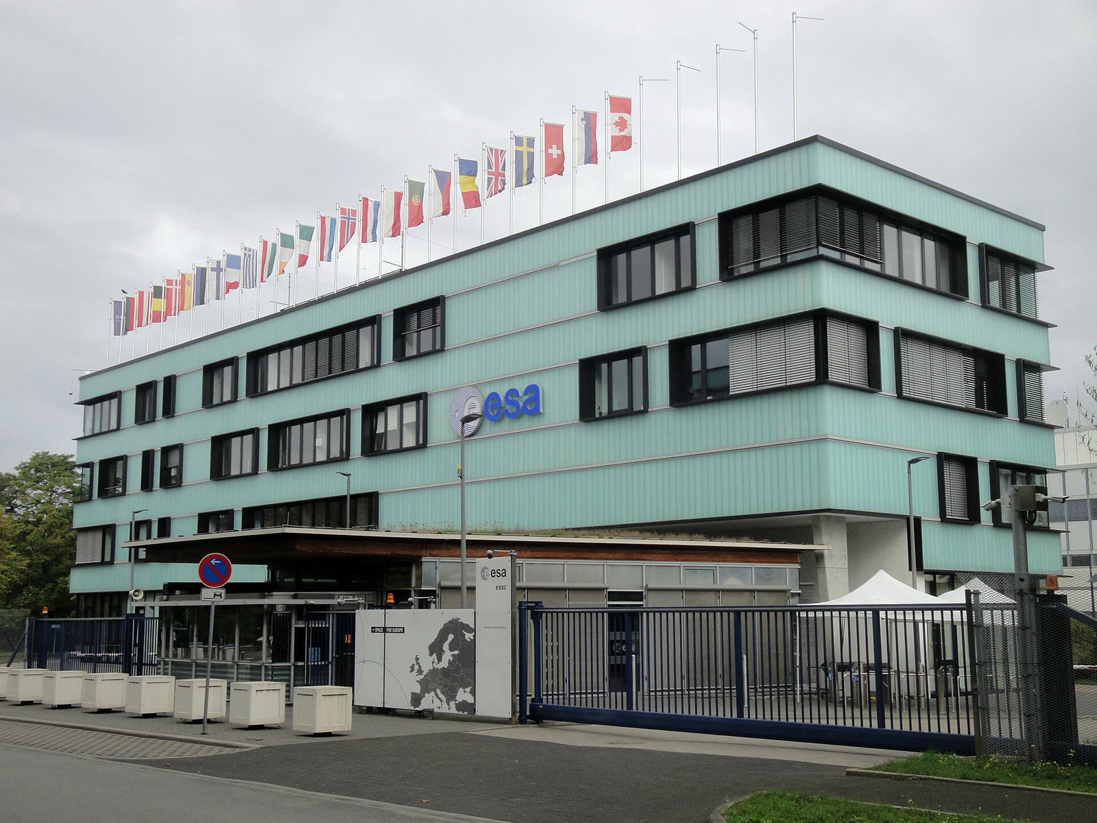 Avrupa Uzay Ajansının Darmstadt'taki Avrupa Uzay Operasyonları Merkezi (ESOC)