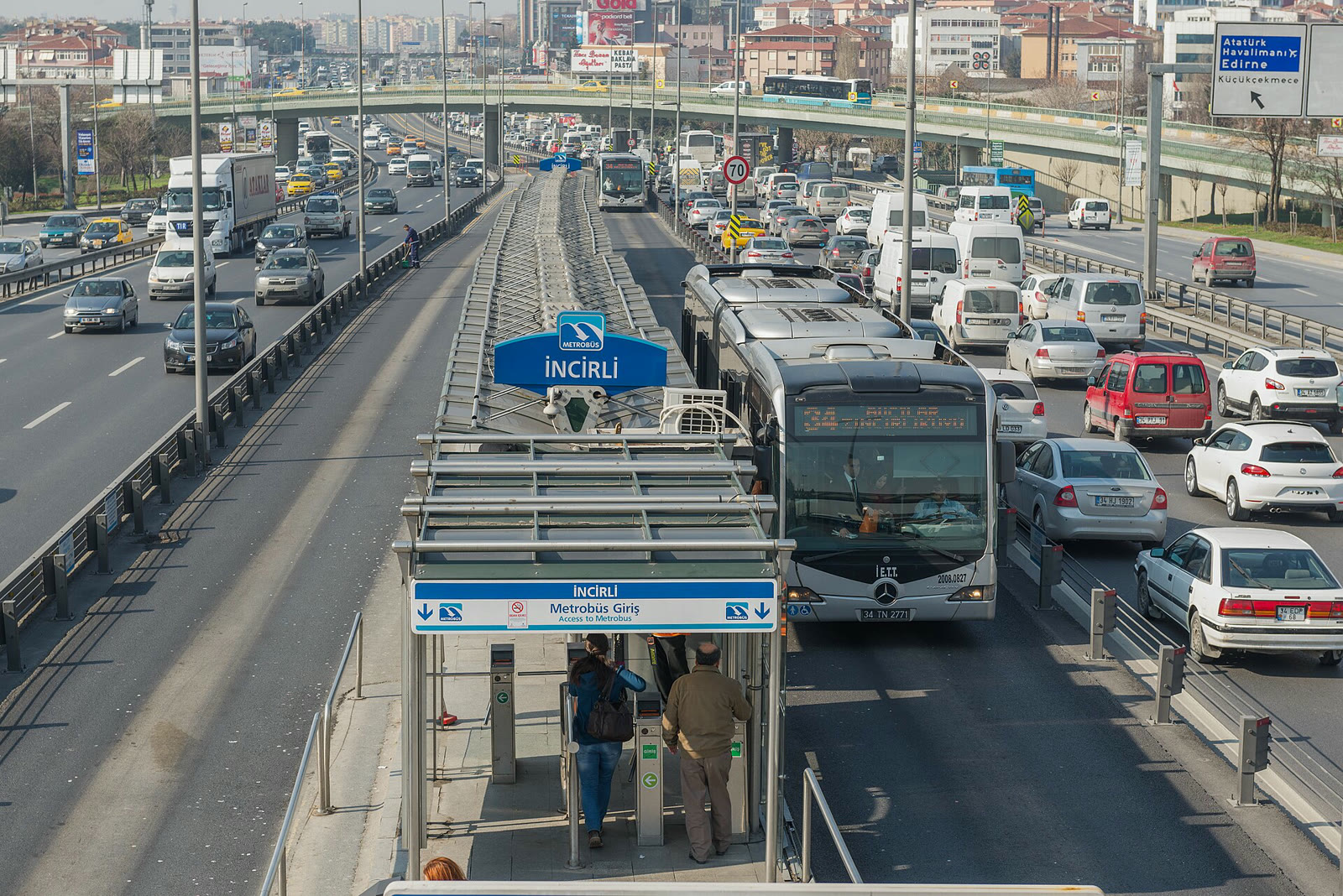 İncirli metrobüs durağı (arşiv)