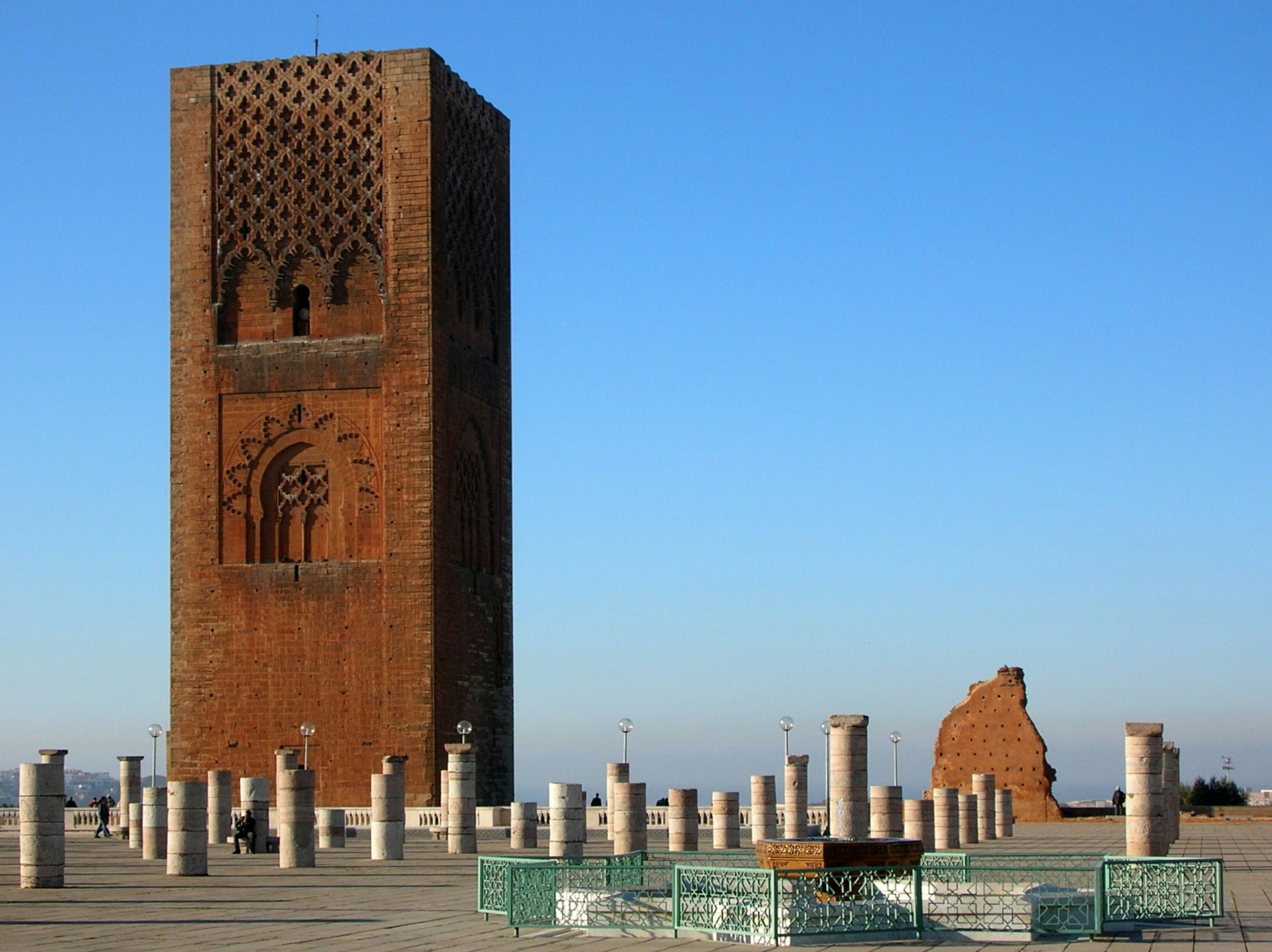 Fas'ın başkenti Rabat'taki Hasan Kulesi (arşiv)