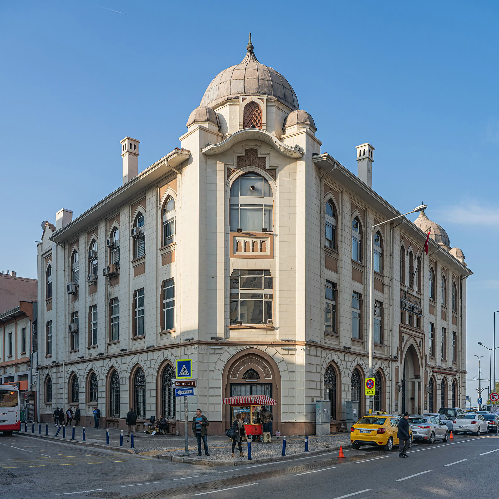 İzmir Ticaret Borsası'nın tarihi binası (arşiv)