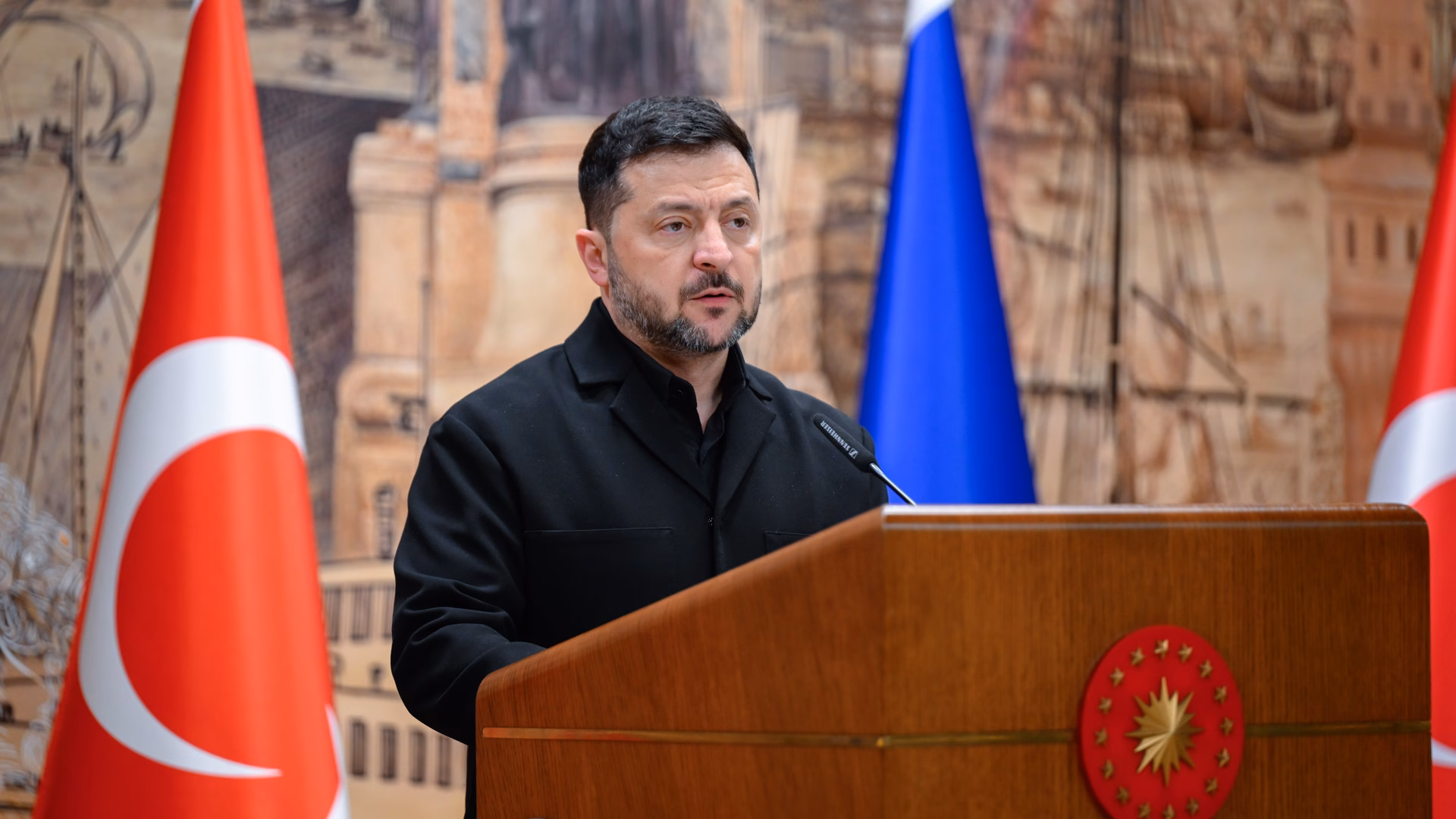 Ukrayna Devlet Başkanı Zelenskiy, Erdoğan ile düzenlediği ortak basın toplantısında konuşuyor